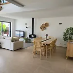 Feriehus Trevo House - With Private Pool Bicas
