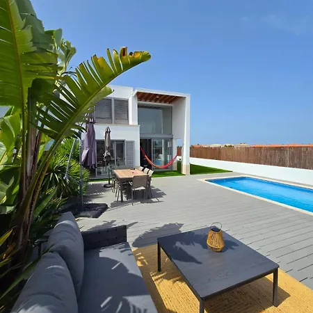 Trevo House - With Private Pool Дом отдыха *