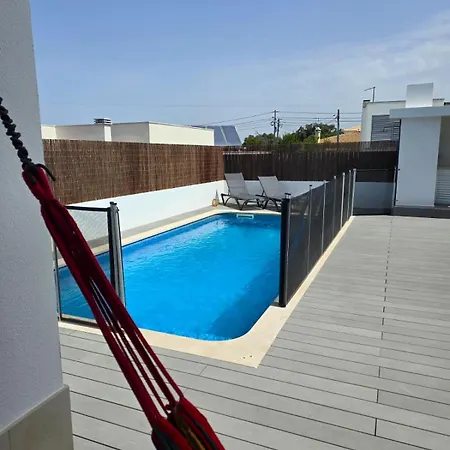 Дом отдыха Trevo House - With Private Pool Bicas