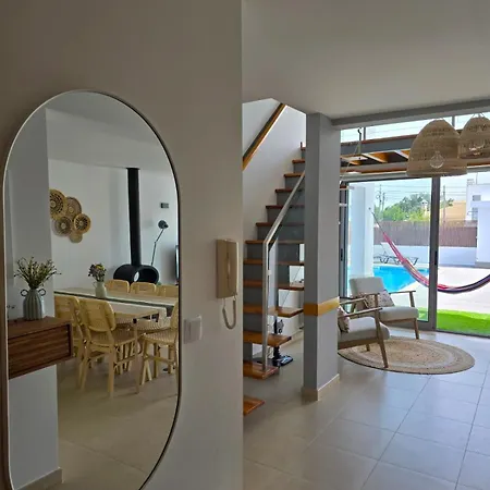 Trevo House - With Private Pool בית נופש *