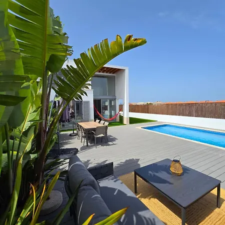 Trevo House - With Private Pool Дом отдыха Bicas