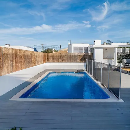 Trevo House - With Private Pool Bicas