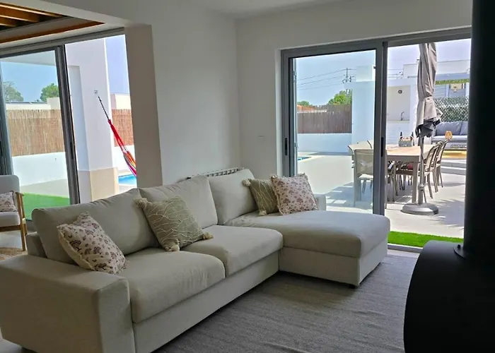 בית נופש Trevo House - With Private Pool