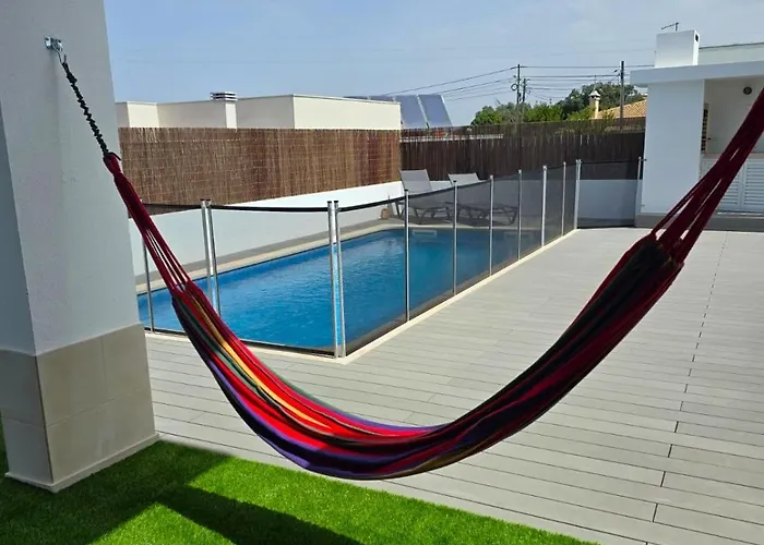 בית נופש Trevo House - With Private Pool Bicas