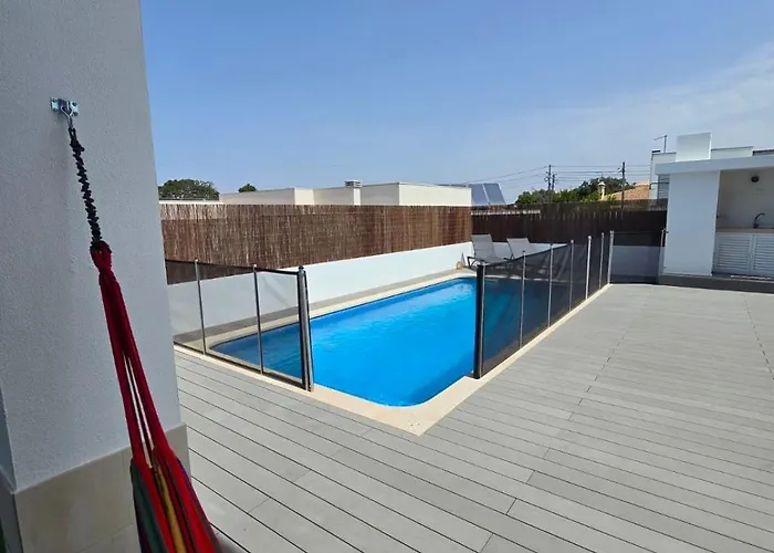בית נופש Trevo House - With Private Pool Bicas