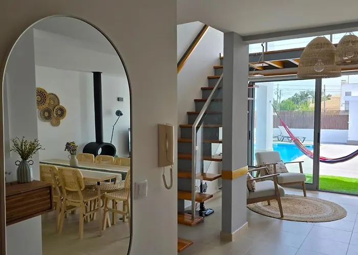 Trevo House - With Private Pool בית נופש *