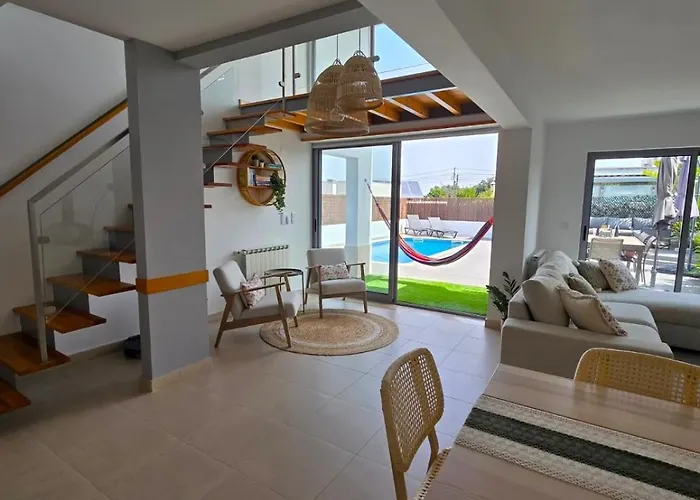 Trevo House - With Private Pool בית נופש