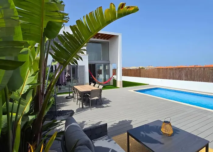 Trevo House - With Private Pool בית נופש Bicas