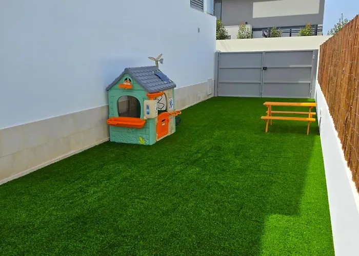 Trevo House - With Private Pool בית נופש