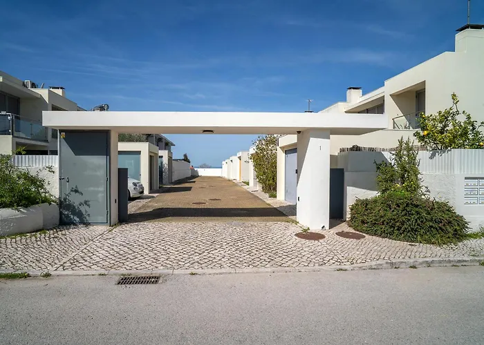 Trevo House - With Private Pool Feriehus *