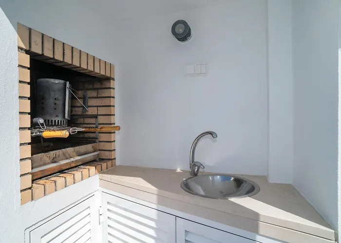 Trevo House - With Private Pool Ferienhaus Bicas