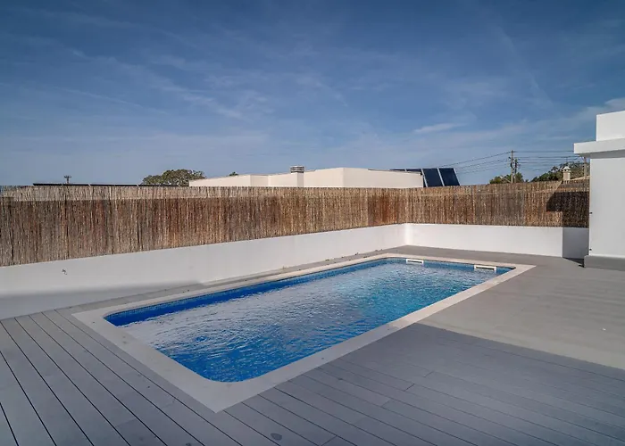 Trevo House - With Private Pool Ferienhaus Bicas