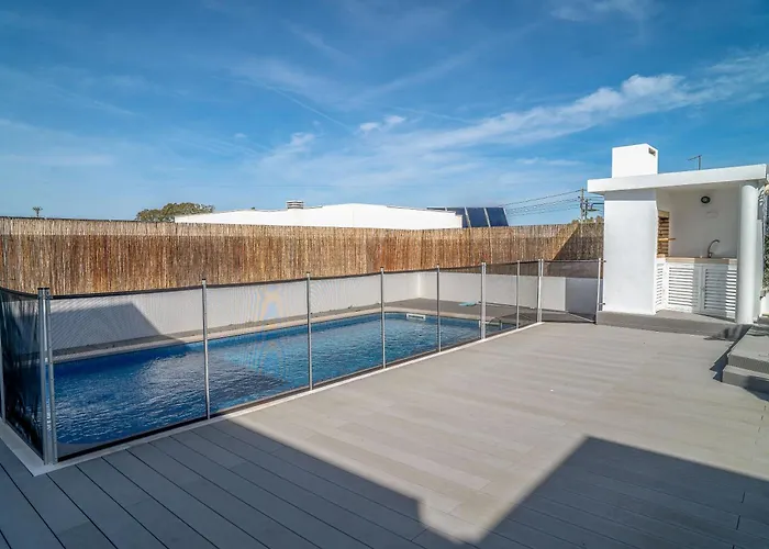 Feriehus Trevo House - With Private Pool *