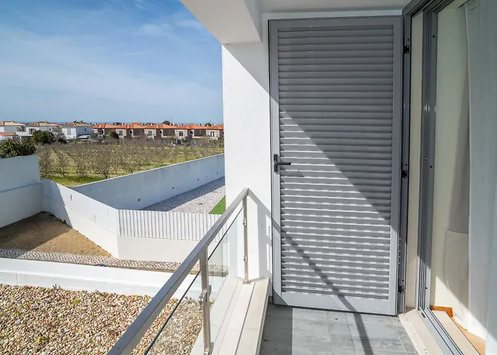 Trevo House - With Private Pool * Bicas